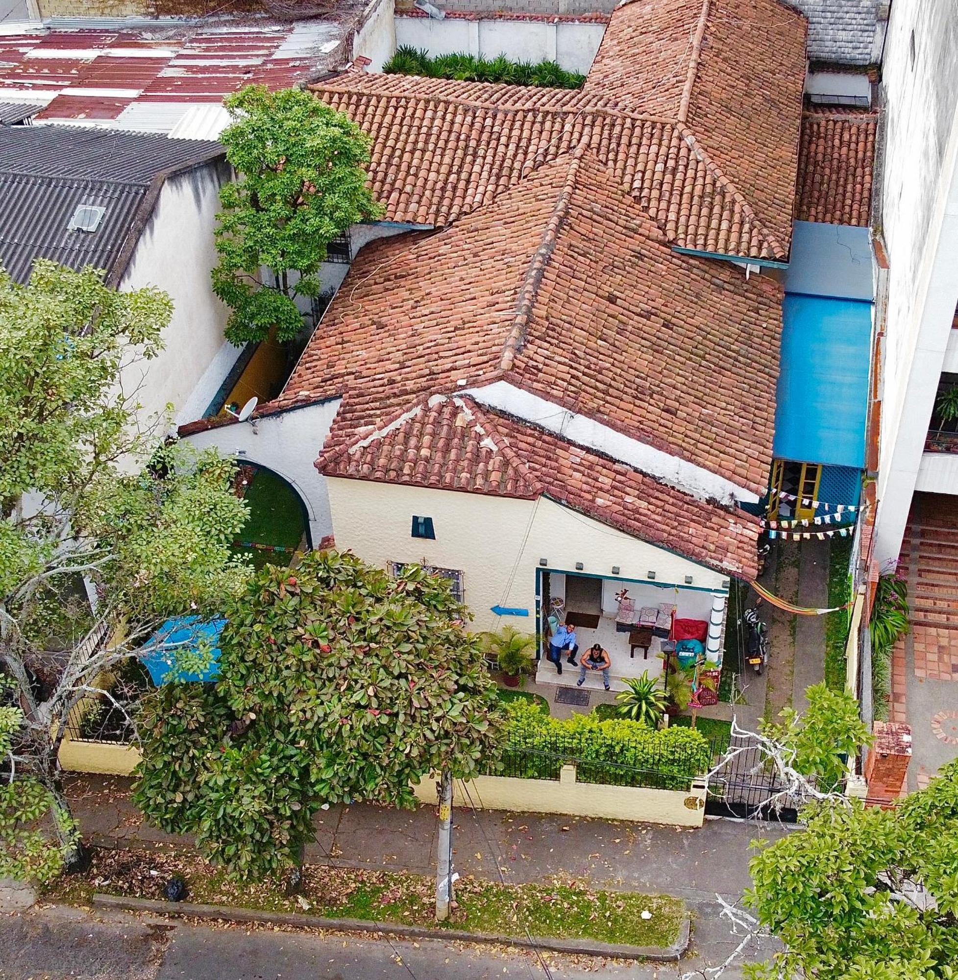 The Pelican Larry Hostel カリ エクステリア 写真