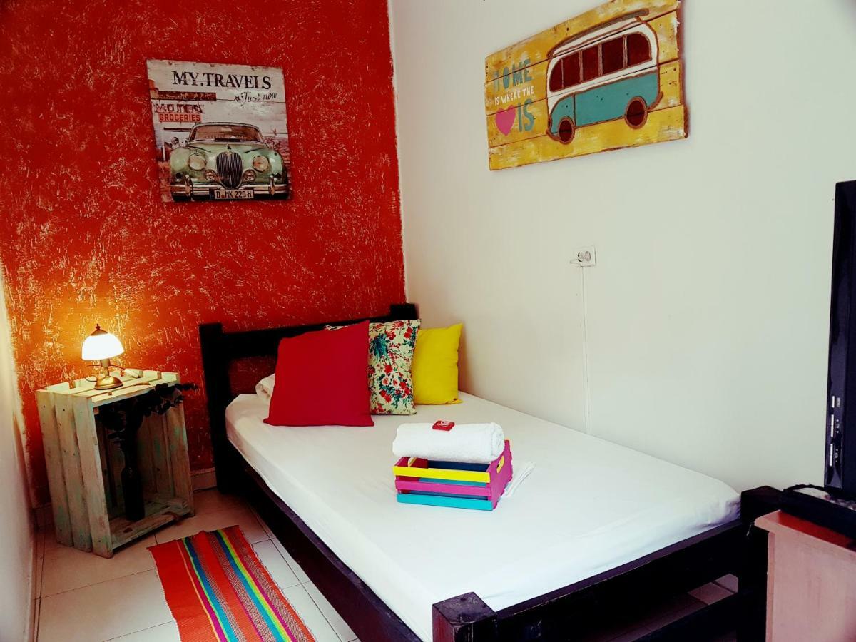 The Pelican Larry Hostel カリ エクステリア 写真